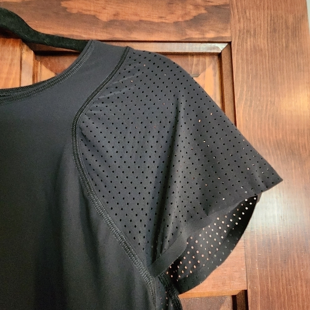 Sweaty Betty Perforated Cap Sleeve Active Top - Black - Size Small - Picture 7 of 9